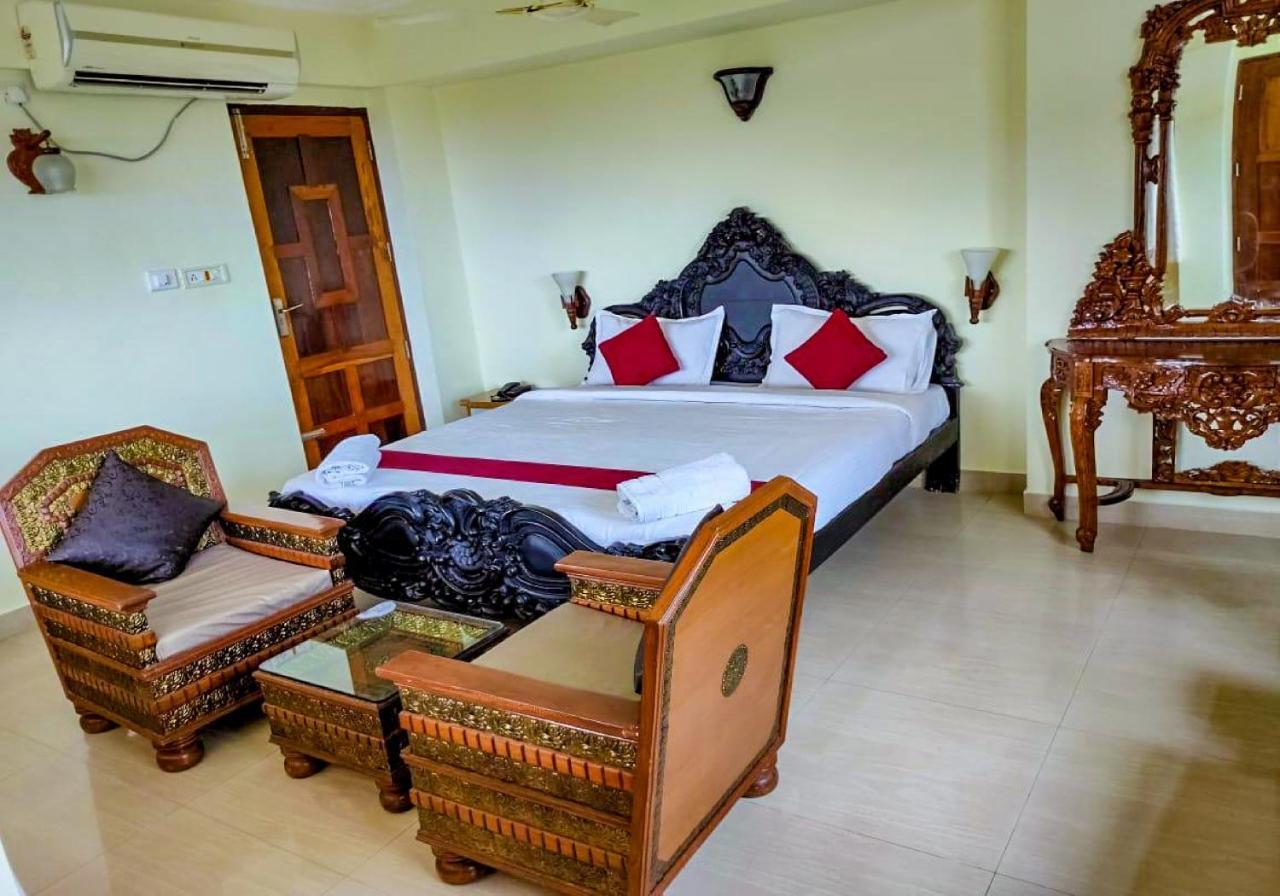 Ayurlaya Beach Retreat Kovalam Kültér fotó